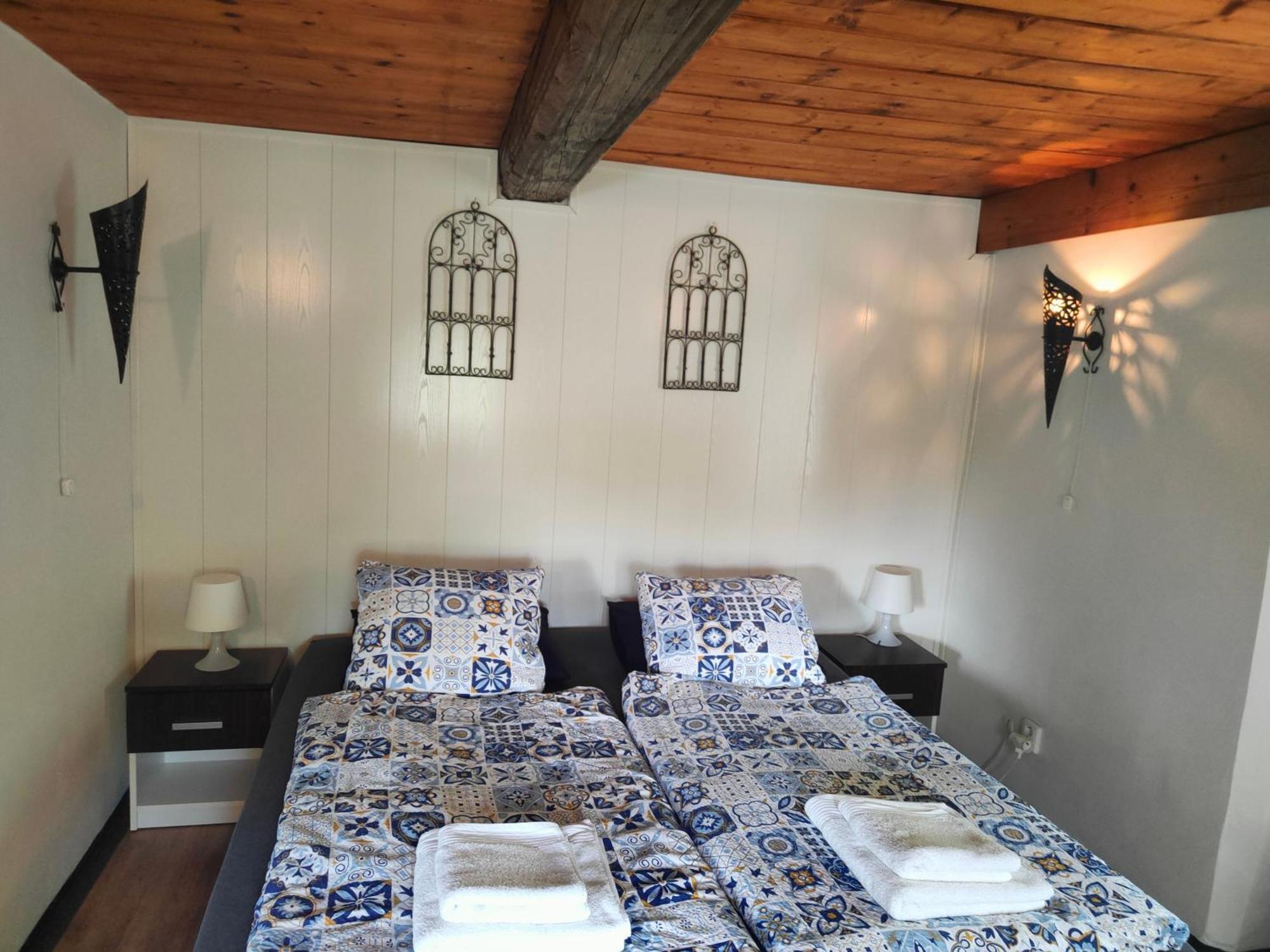 Bed And Breakfast Tvrz Velká Bukovina Exterior foto