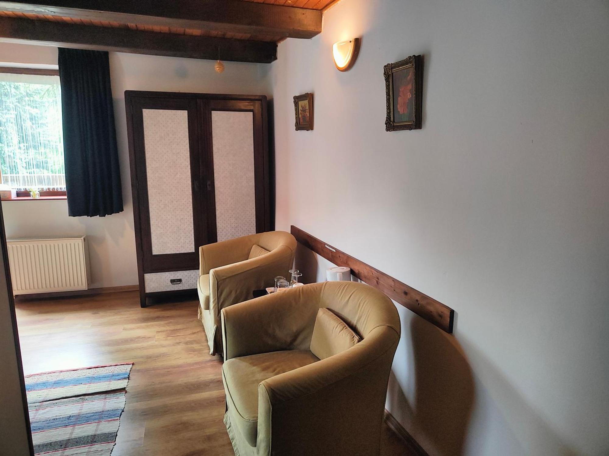 Bed And Breakfast Tvrz Velká Bukovina Exterior foto